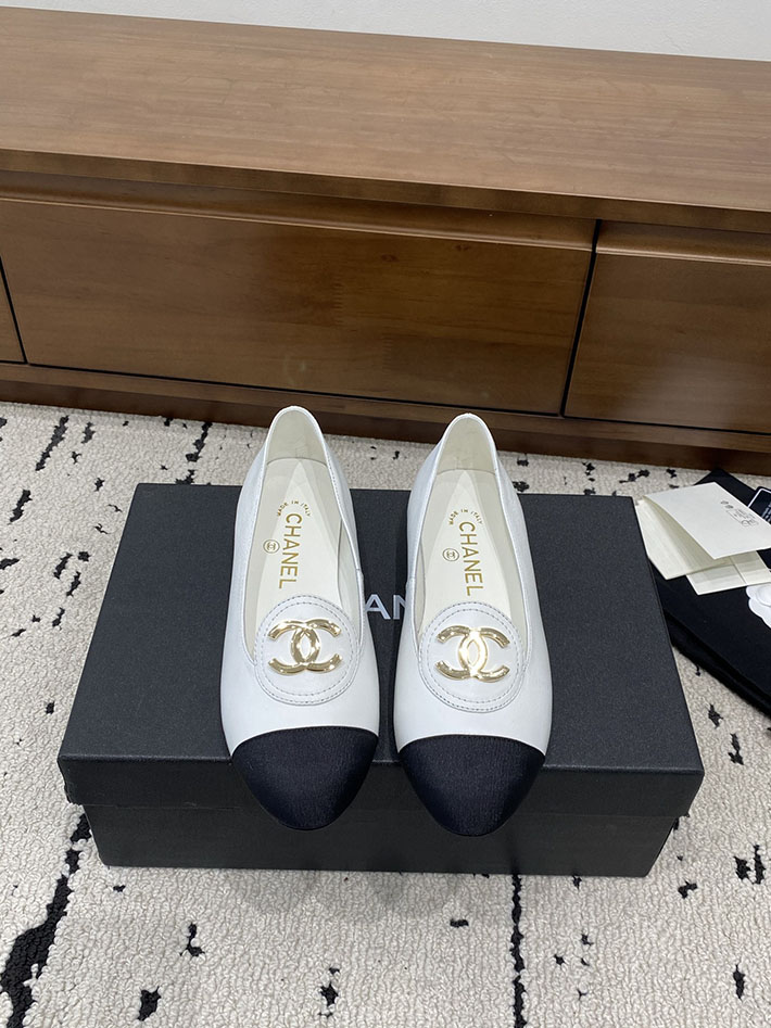 最高級シャネルスーパーコピー CHANEL 2026年春夏 新作 ローファー CCロゴ カーフスキン グログラン 2629817 シャネル ローファー レディース - 画像 (9)