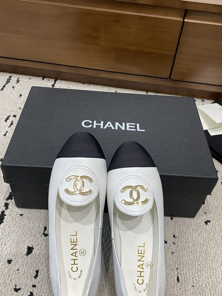 最高級シャネルスーパーコピー CHANEL 2026年春夏 新作 ローファー CCロゴ カーフスキン グログラン 2629817 シャネル ローファー レディース - 画像 (6)