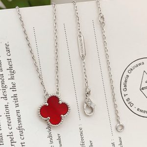 ヴァンクリーフ アルハンブラ 人気色