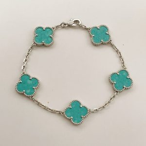 ヴァン クリーフ ブレスレット 値段