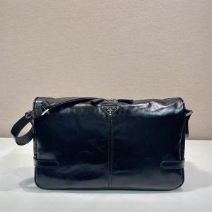 プラダ ショルダーバッグ メンズ 人気