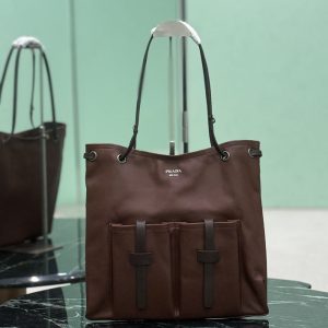 プラダ トートバッグ ナイロン