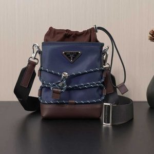 プラダ スマホショルダー 公式