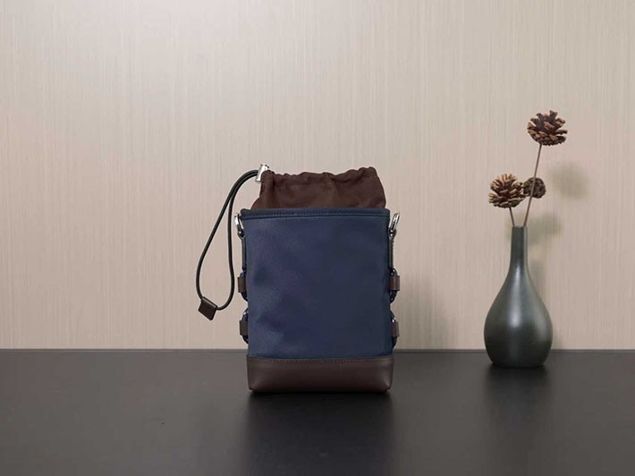 プラダ PRADA スピードロック Re-Nylon レザー スマートフォンケース ネイビー 2ZT079_2HE1_F0008 プラダ スマホショルダー 公式 - 画像 (9)