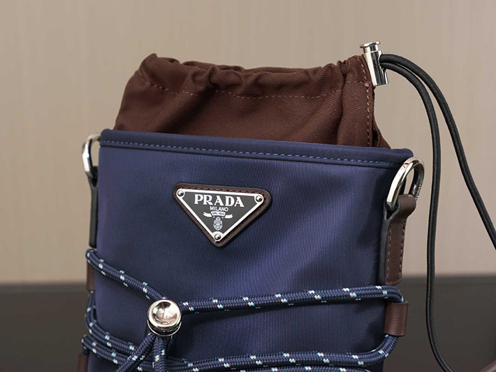 プラダ PRADA スピードロック Re-Nylon レザー スマートフォンケース ネイビー 2ZT079_2HE1_F0008 プラダ スマホショルダー 公式 - 画像 (7)