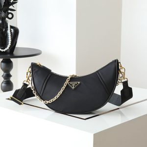 プラダ バッグ ナイロン ショルダー