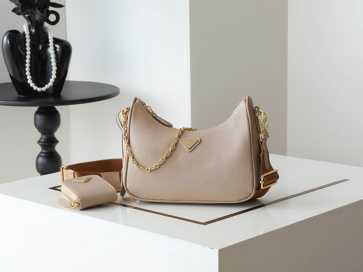 プラダ バッグ アウトレット