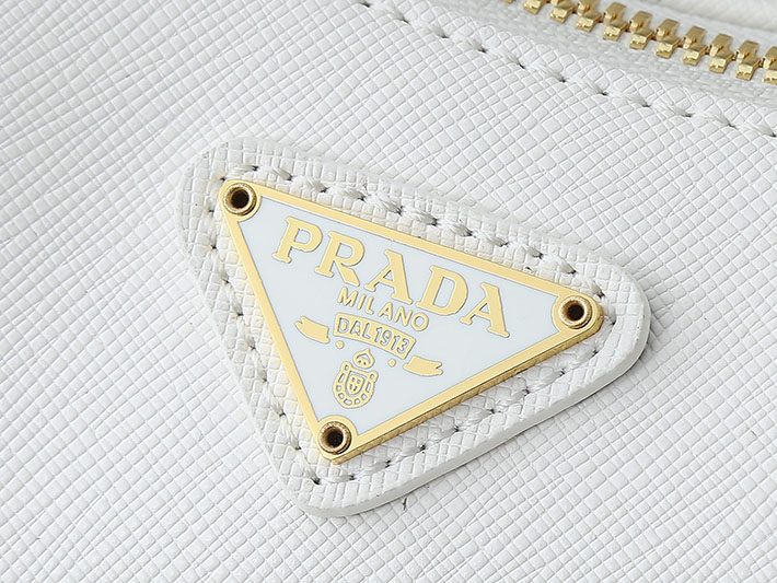 プラダ バッグ レディース PRADA Re-Edition 2005 サフィアーノレザー バッグ ホワイト 1BH204_NZV_F0CHZ レディース プラダ バッグ - 画像 (6)