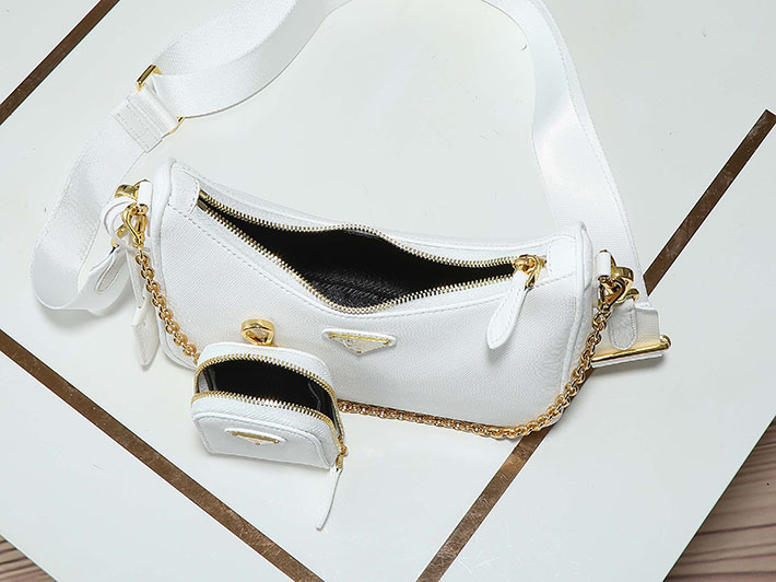 プラダ バッグ レディース PRADA Re-Edition 2005 サフィアーノレザー バッグ ホワイト 1BH204_NZV_F0CHZ レディース プラダ バッグ - 画像 (3)