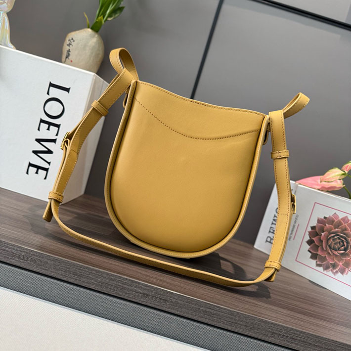 最高級ロエベスーパーコピー LOEWE HAMMOCK SLICE BAG クロスボディバッグ ウォームデザート a538hhsx01 2586 ロエベ バッグ レディース - 画像 (8)