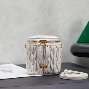 MIUMIU ミニショルダーバッグ