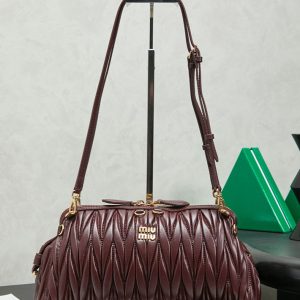 ミュウ ミュウ 流行り