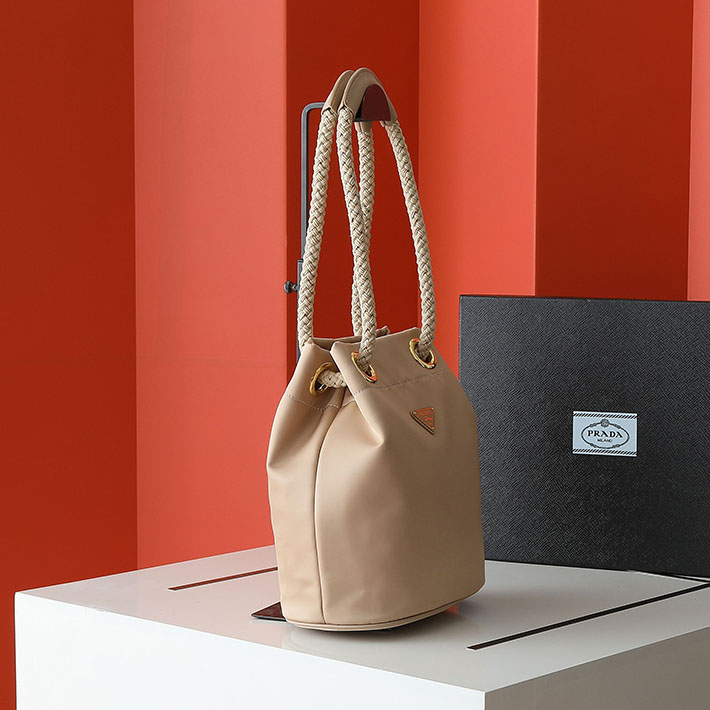 最高級プラダスーパーコピー PRADA マリナースモール Re-Nylon バケットバッグ キャメルブラウン 1BE082_2HG8_F0040 プラダ バッグ 新作 - 画像 (8)