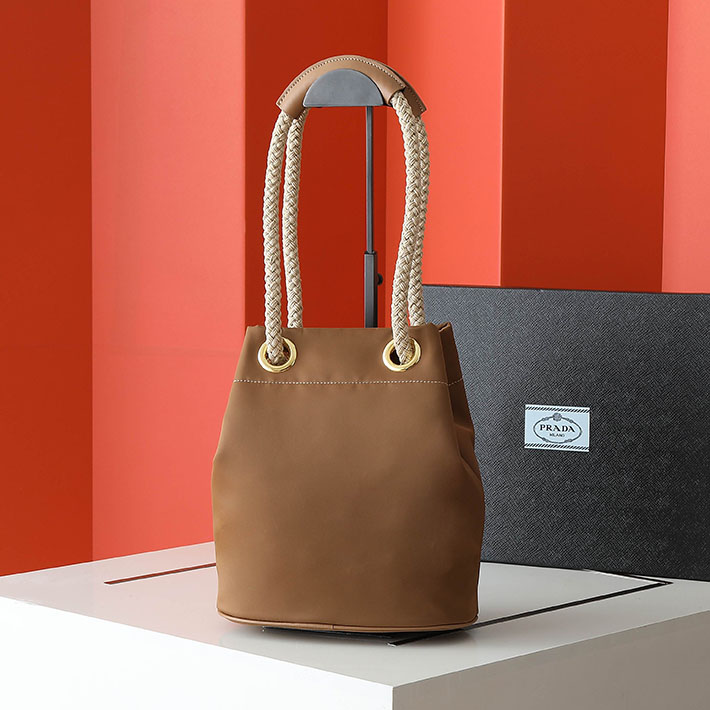 最高級プラダスーパーコピー PRADA マリナースモール Re-Nylon バケットバッグ ブランデー 1BE082_2HG8_F0134 プラダ バッグ トート - 画像 (9)