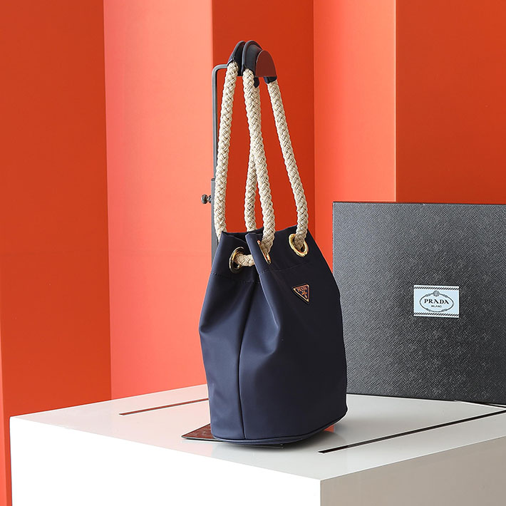 最高級プラダスーパーコピー PRADA マリナースモール Re-Nylon バケットバッグ バルティックブルー 1BE082_2HG8_F0216 プラダ バッグ ナイロン - 画像 (8)