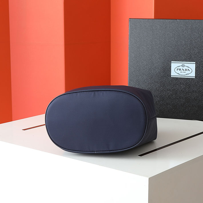 最高級プラダスーパーコピー PRADA マリナースモール Re-Nylon バケットバッグ バルティックブルー 1BE082_2HG8_F0216 プラダ バッグ ナイロン - 画像 (7)