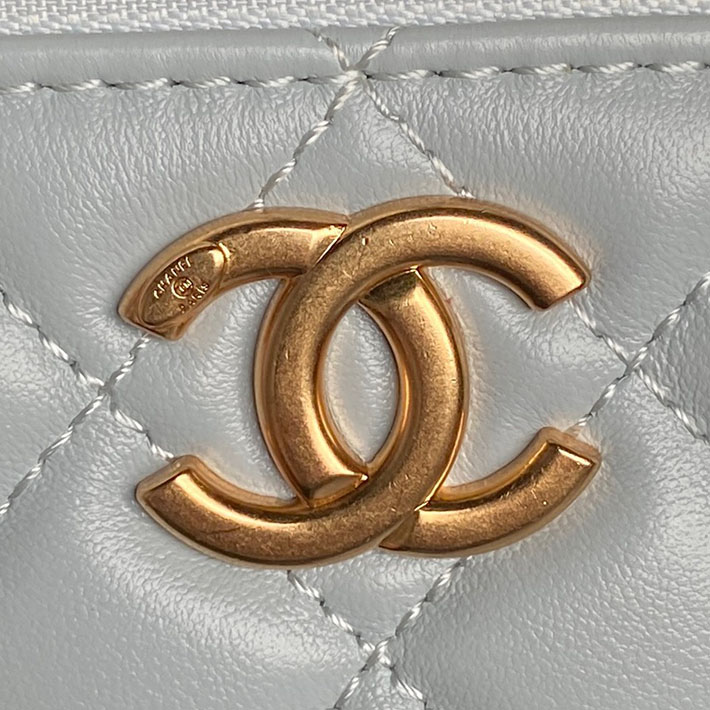 シャネル 新作バッグ 2026 CHANEL チェーンショルダーバッグ マトラッセ ココマーク ライトブルー 2629982 シャネル バッグ アウトレット - 画像 (8)