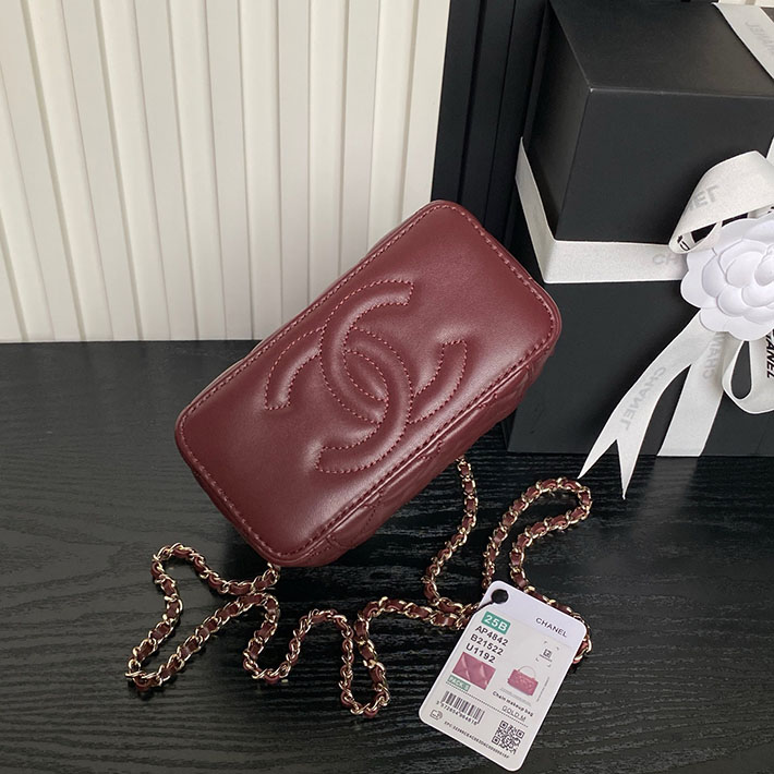 シャネル 新作バッグ 2026 CHANEL チェーンショルダーバッグ マトラッセ ココマーク ワインレッド 2629985 シャネル ミニ バッグ 値段 - 画像 (5)