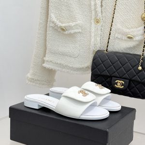 シャネル サンダル 新作