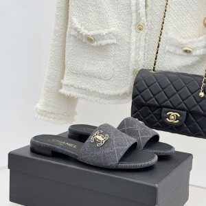 シャネル サンダル 定価