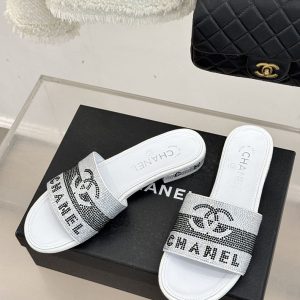 シャネル サンダル 白