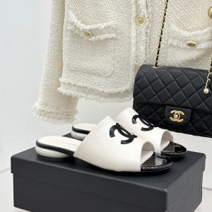 夏 サンダル 歩きやすい