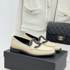 シャネル ローファー 公式