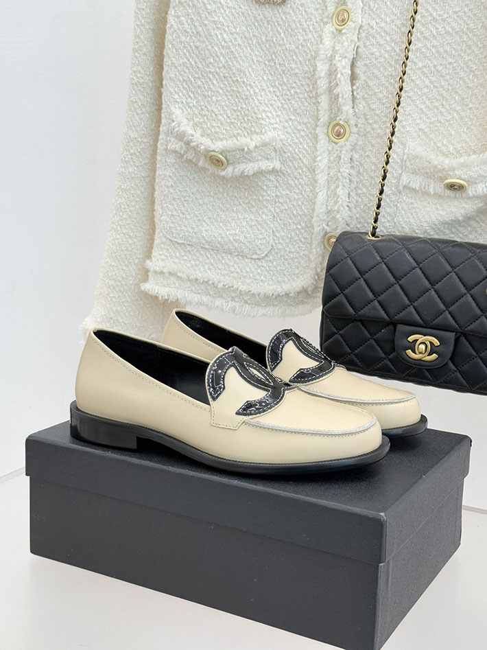 シャネル ローファー 公式