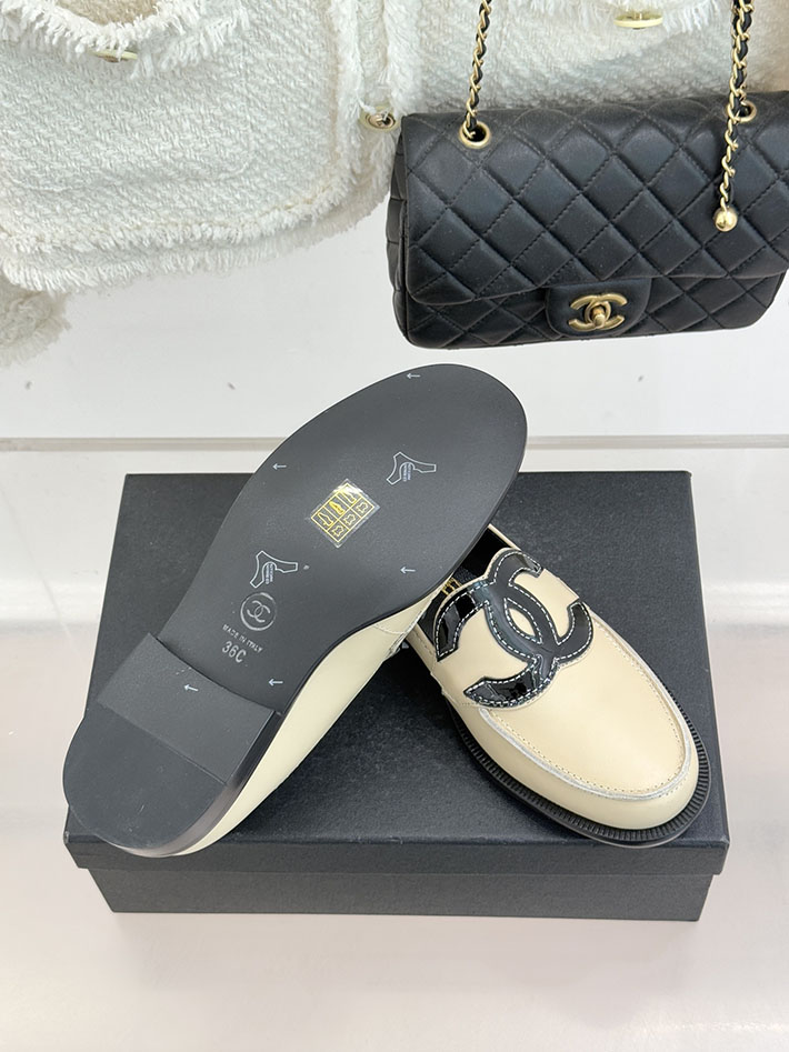 最高級シャネルスーパーコピー CHANEL 2026年 新作 ココマーク ローファー シューズ 靴 ベージュ 2631072 シャネル ローファー 公式 - 画像 (2)