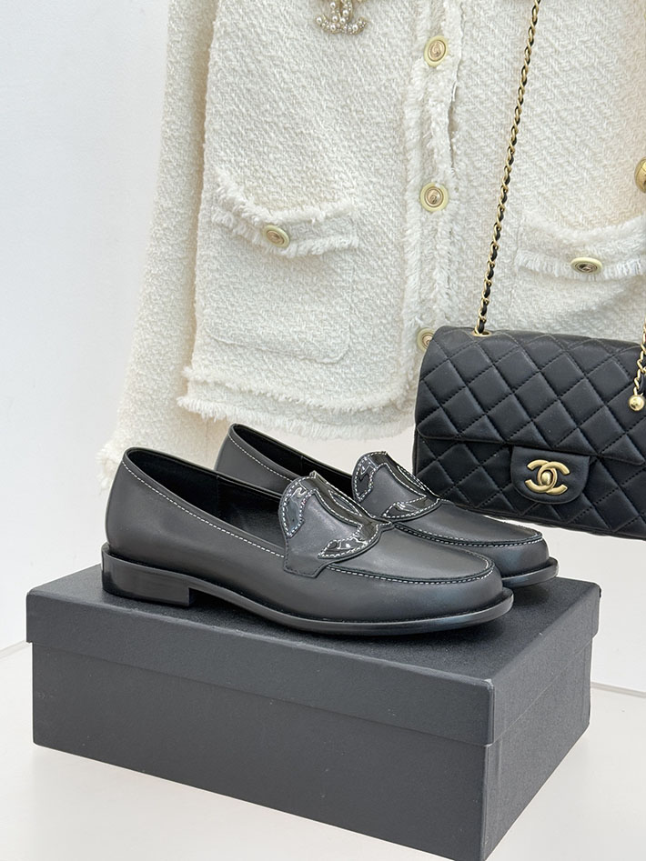 シャネル ローファー レディース