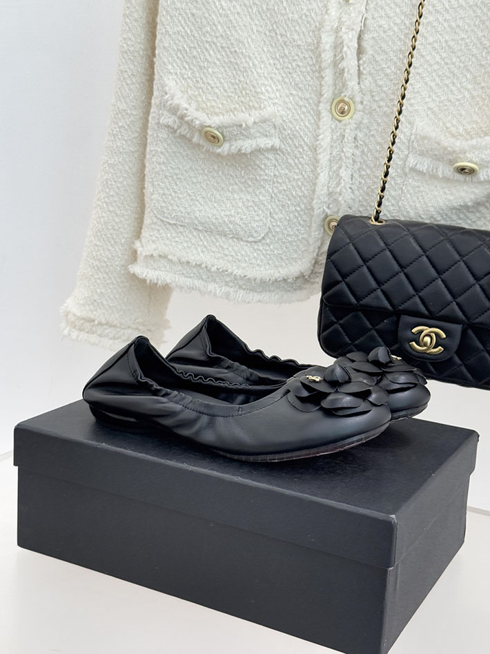 シャネル バレリーナ 値段