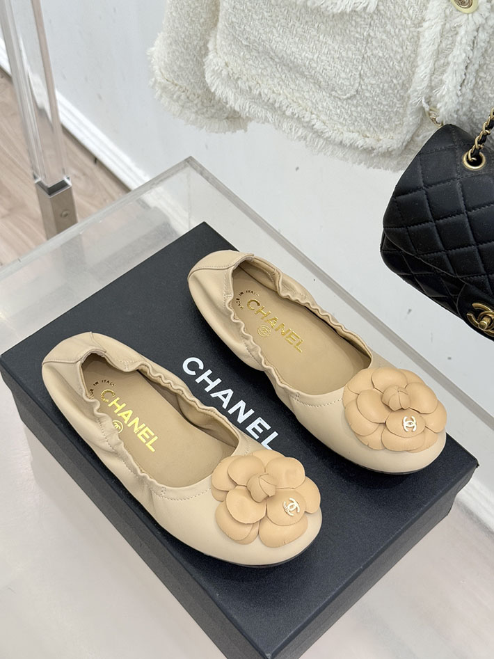 最高級シャネルスーパーコピー CHANEL カメリア パンプス バレエシューズ フラットシューズ ベージュ 2631075 シャネル バレリーナ ベージュ - 画像 (9)