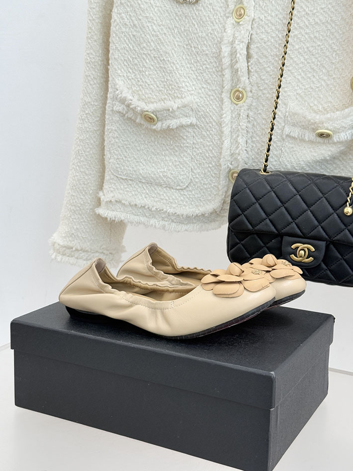 最高級シャネルスーパーコピー CHANEL カメリア パンプス バレエシューズ フラットシューズ ベージュ 2631075 シャネル バレリーナ ベージュ - 画像 (2)