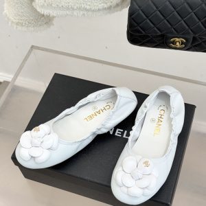 シャネル バレリーナ コーデ