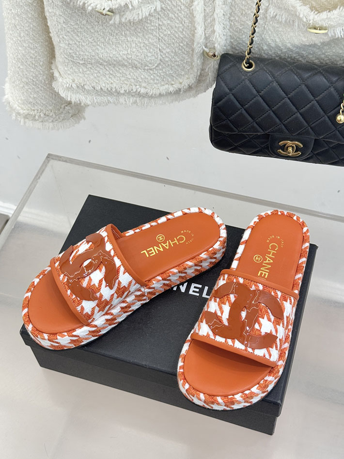 シャネル風サンダル