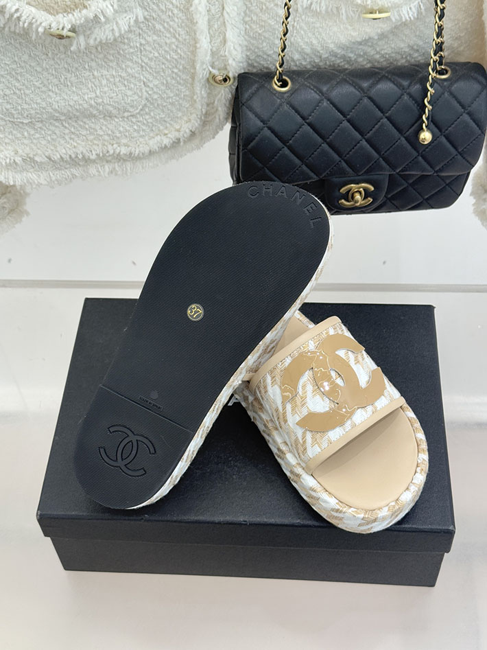 最高級シャネルスーパーコピー CHANEL 厚底 ココマーク サンダル 人気ブランド レディース ベージュ 2631081 シャネル 靴 セール - 画像 (3)