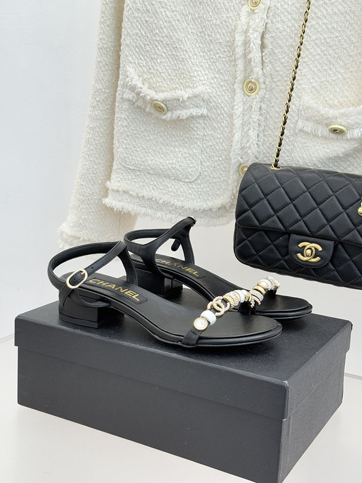 シャネル 靴 定価