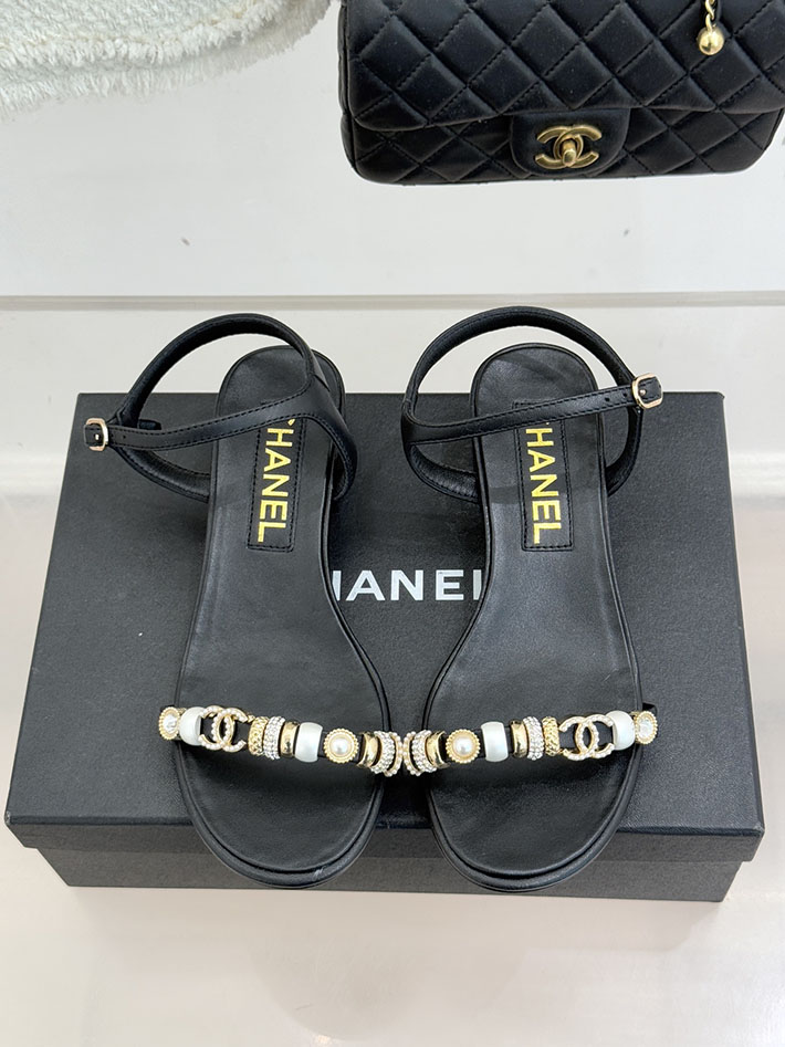 最高級シャネルスーパーコピー CHANEL ラインストーンロゴヒール サンダル 靴 スウェード ブラック 2631082 シャネル 靴 定価 - 画像 (7)