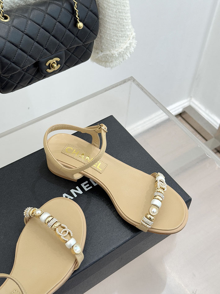 最高級シャネルスーパーコピー CHANEL ラインストーンロゴヒール サンダル 靴 スウェード ベージュ 2631084 シャネル 靴 アウトレット - 画像 (7)