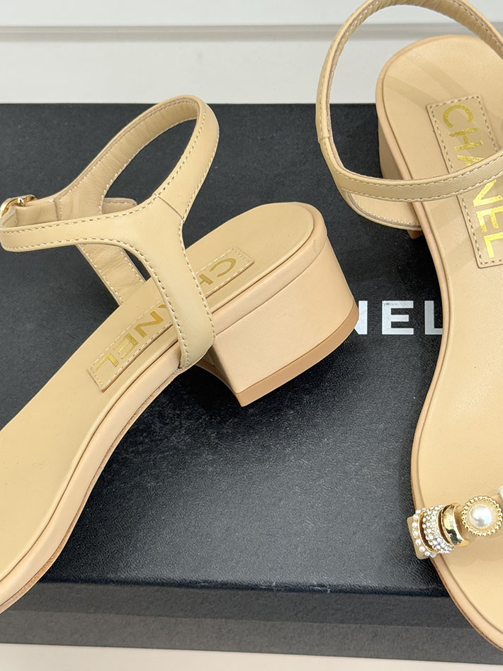 最高級シャネルスーパーコピー CHANEL ラインストーンロゴヒール サンダル 靴 スウェード ベージュ 2631084 シャネル 靴 アウトレット - 画像 (6)
