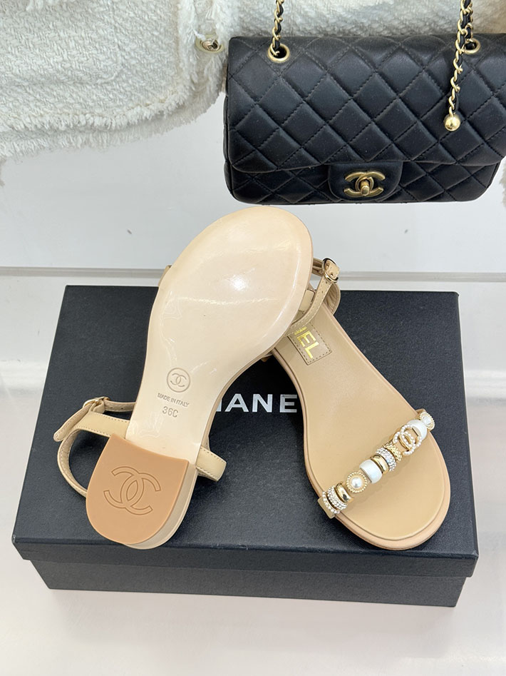 最高級シャネルスーパーコピー CHANEL ラインストーンロゴヒール サンダル 靴 スウェード ベージュ 2631084 シャネル 靴 アウトレット - 画像 (3)