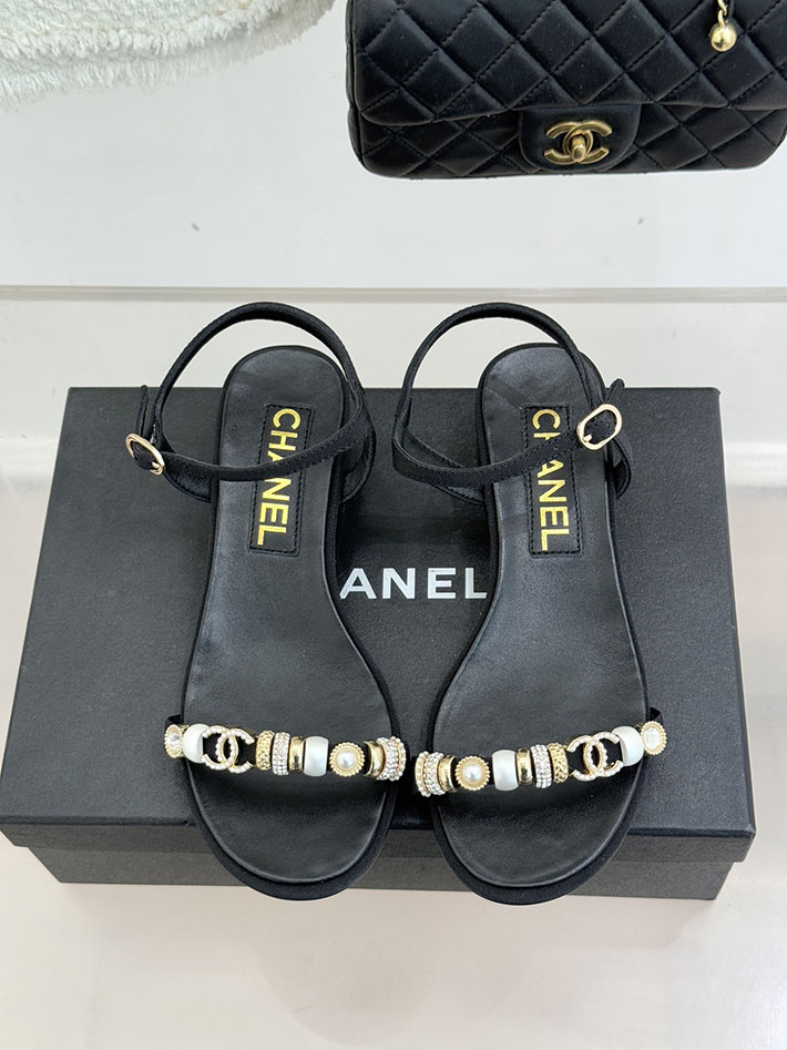 最高級シャネルスーパーコピー CHANEL ラインストーンロゴヒール サンダル 靴 スウェード ブラック 2631085 レディース シャネル 靴 - 画像 (8)