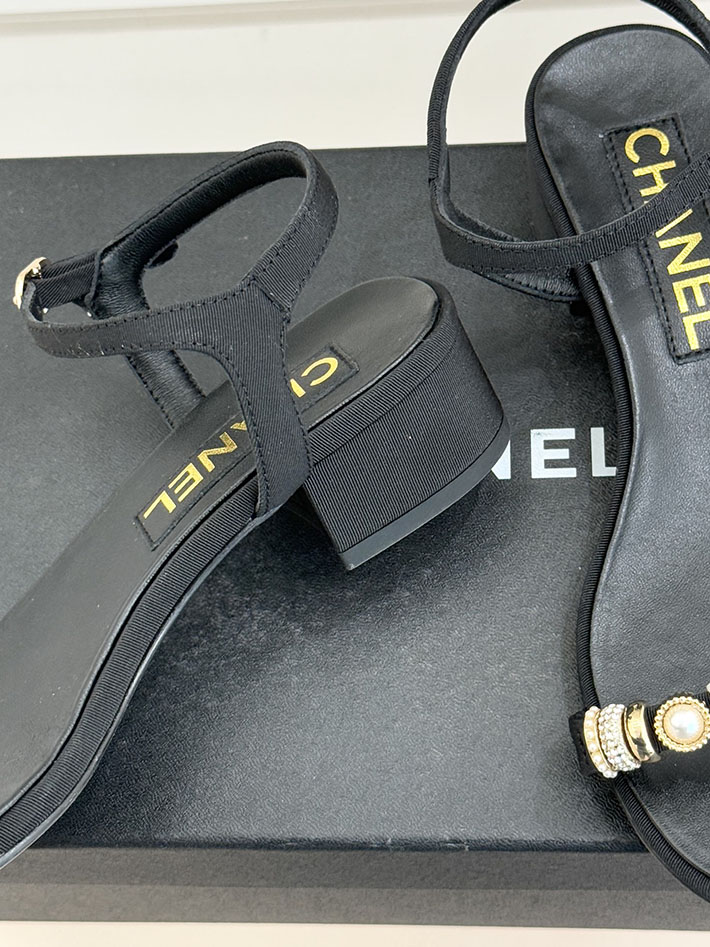 最高級シャネルスーパーコピー CHANEL ラインストーンロゴヒール サンダル 靴 スウェード ブラック 2631085 レディース シャネル 靴 - 画像 (6)