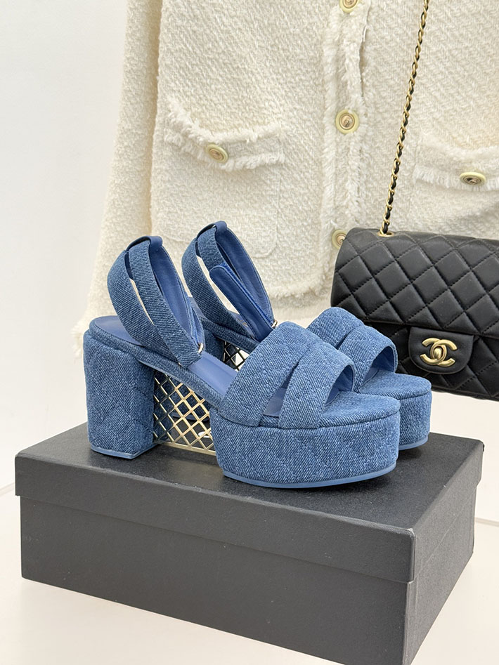 シャネル サンダル 厚底