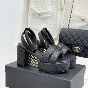 シャネル サンダル 定価