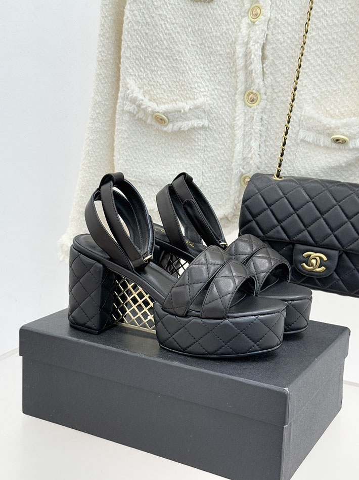 シャネル サンダル 定価