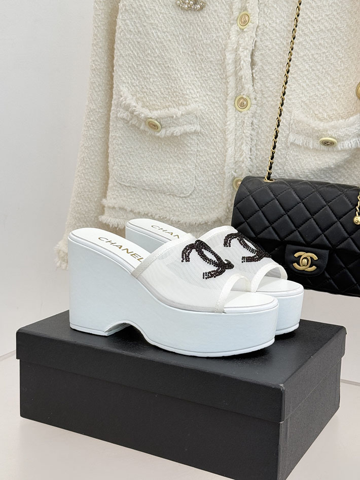 シャネル サンダル 厚底