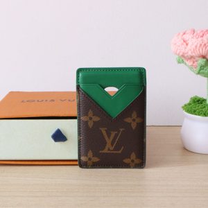 ヴィトン コンパクト マグネット