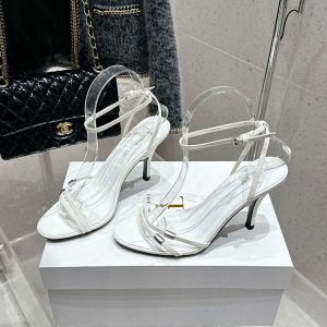 サンダル ヒール高め 歩きやすい