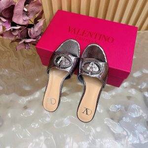 ヴァレンティノ アウトレット 値段